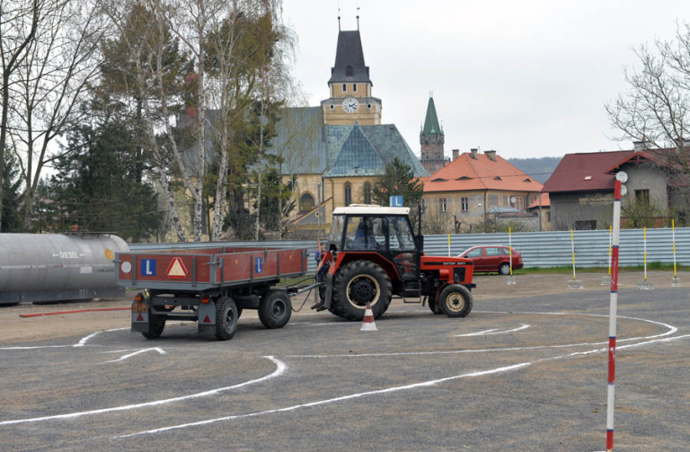 Sedlácký víceboj i práce s traktorem, zemědělská olympiáda začíná už zítra ve Frýdlantě 